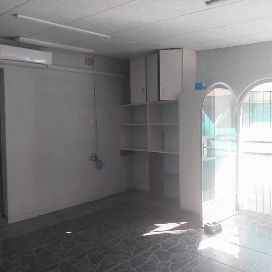 7 Bedroom Property for Sale in Carters Glen Northern Cape